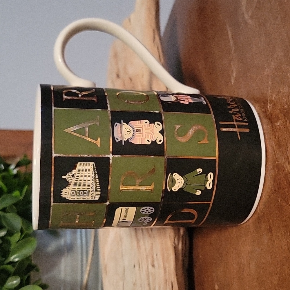 Harrods Mug with Iconic British Bear and Landmarks Blocks